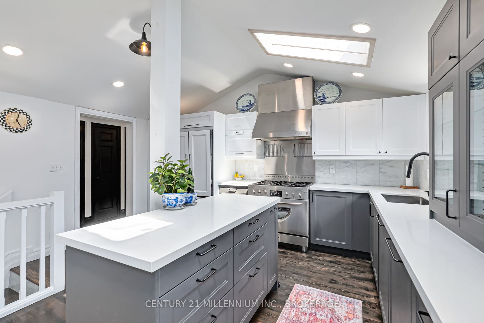 20 Forest Dr