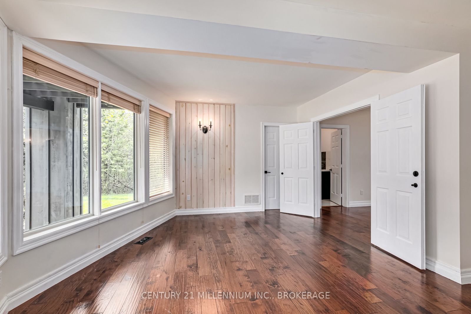 20 Forest Dr