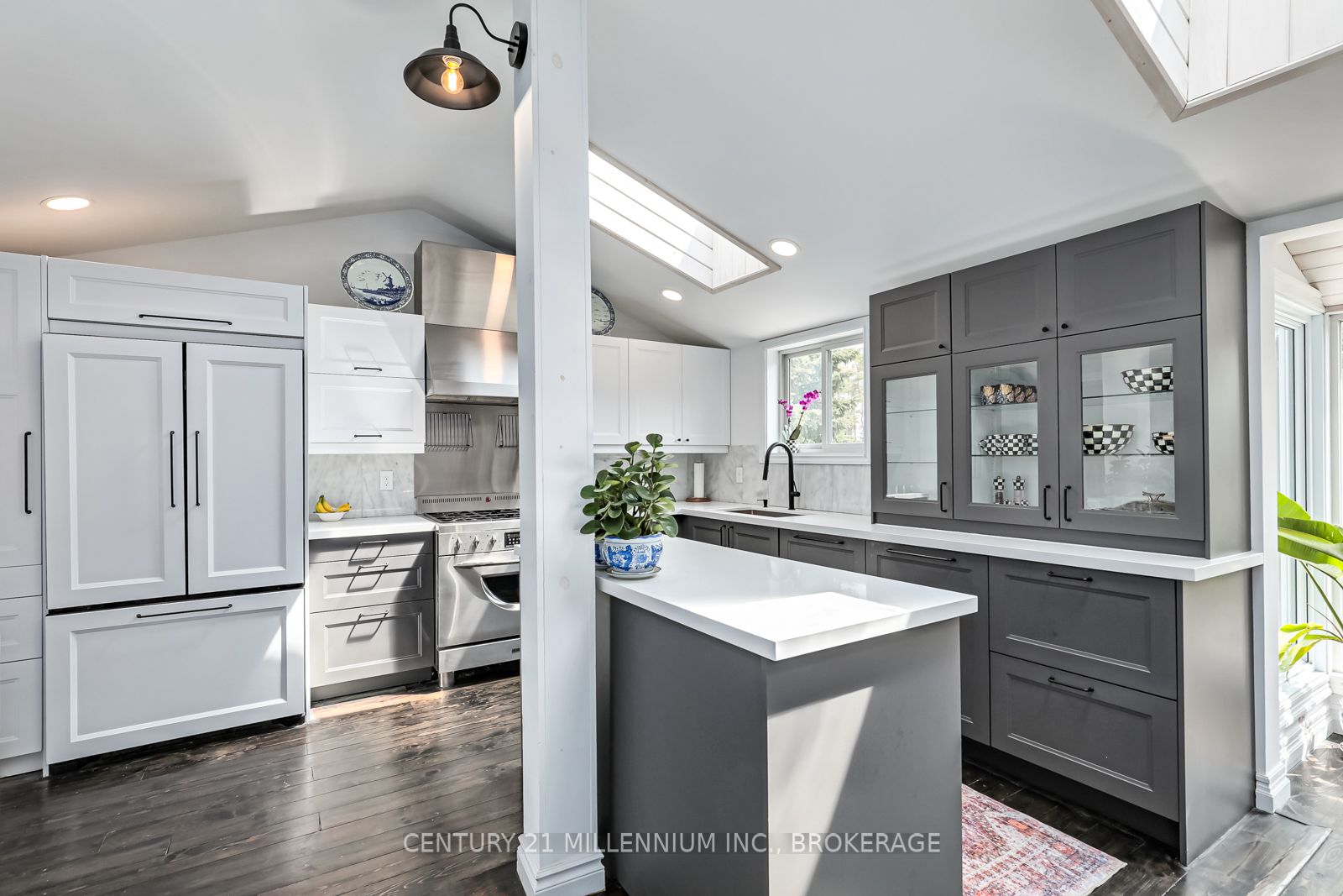 20 Forest Dr