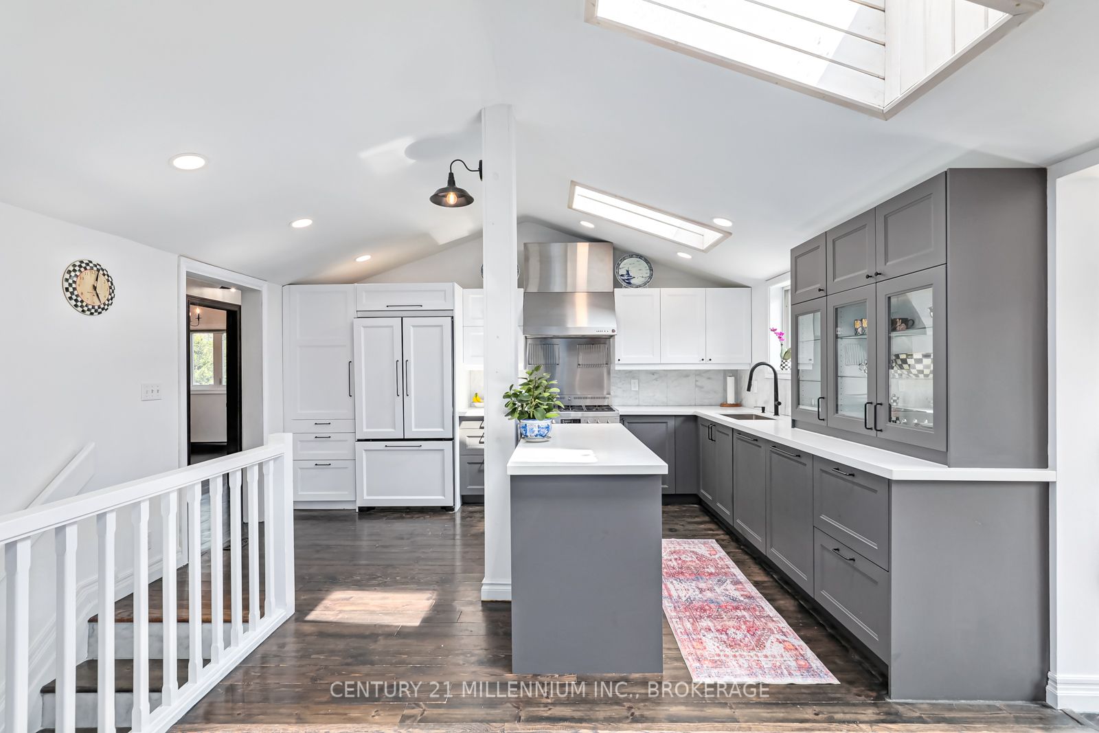 20 Forest Dr