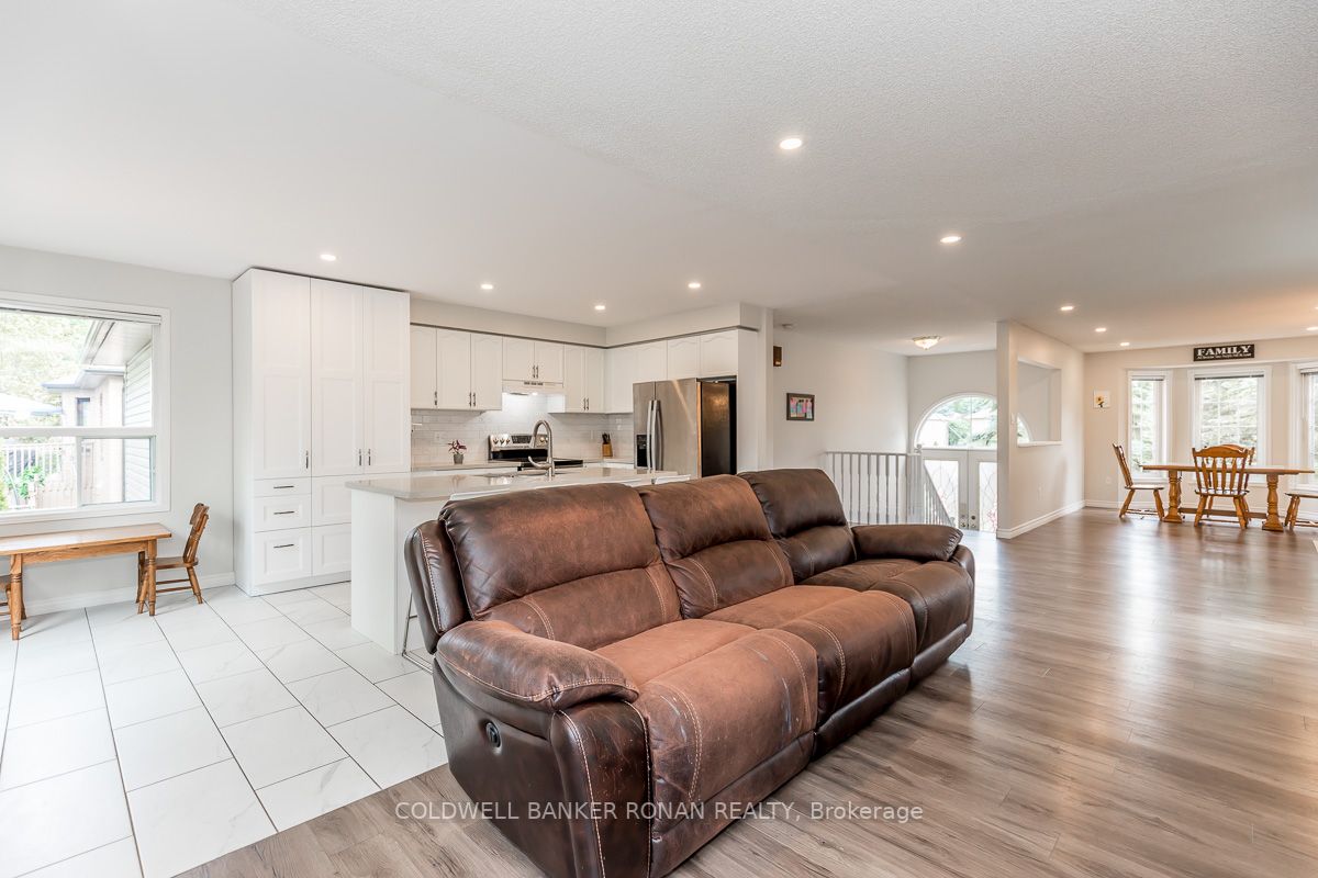 Listing S5920220 - Large Photo # 10
