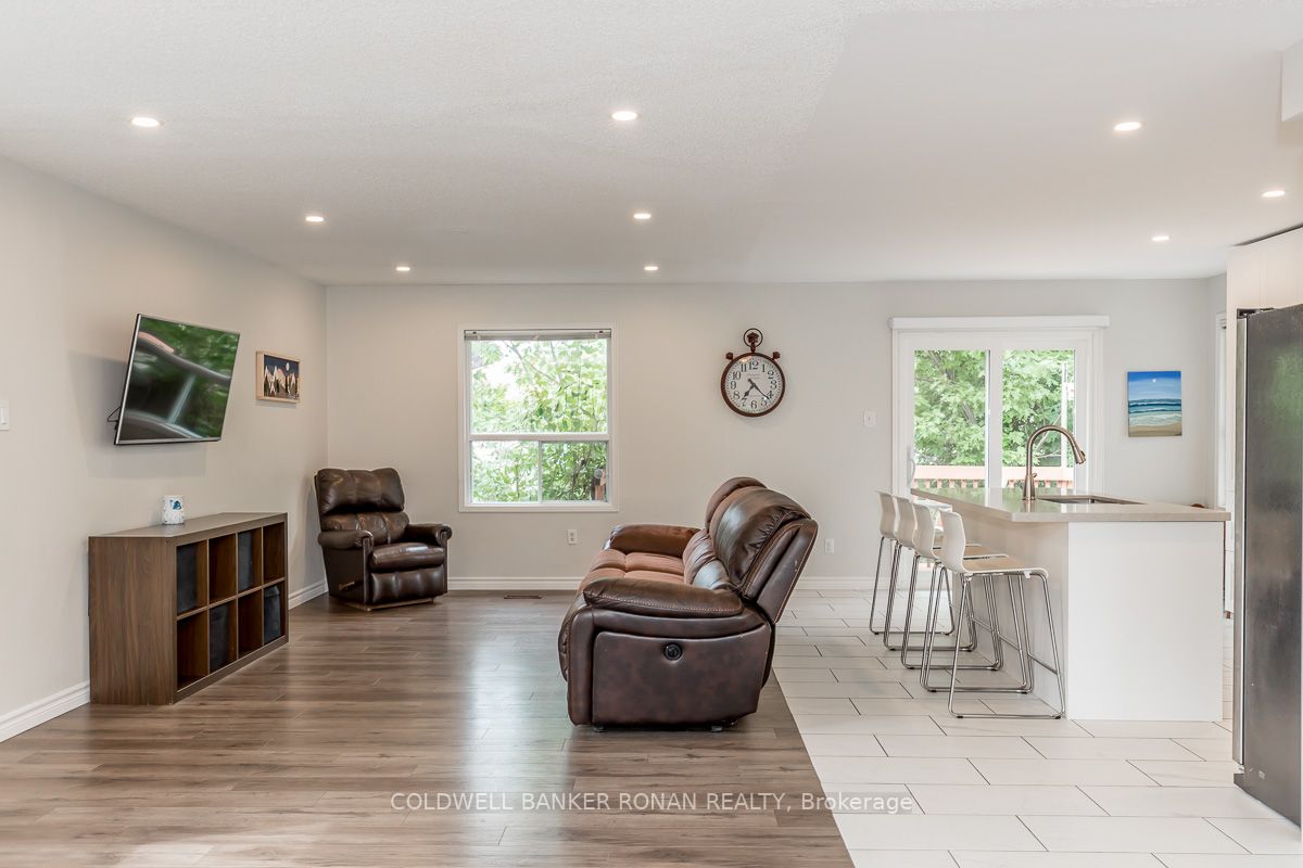 Listing S5920220 - Large Photo # 8