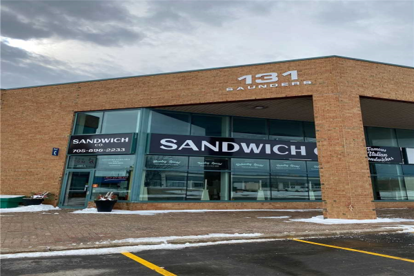 131 Saunders Rd, Barrie