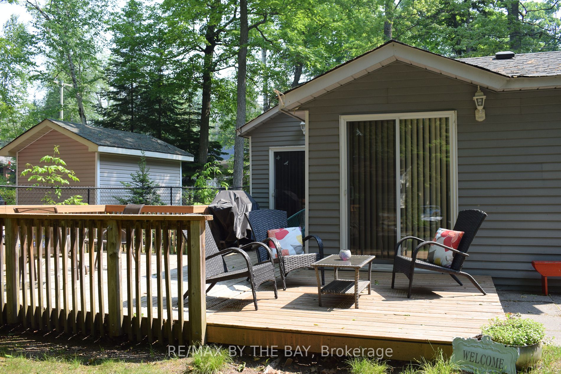 Listing S5928608 - Large Photo # 2