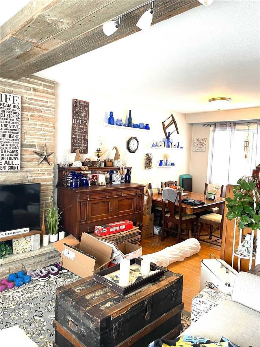 Listing S5932937 - Large Photo # 5