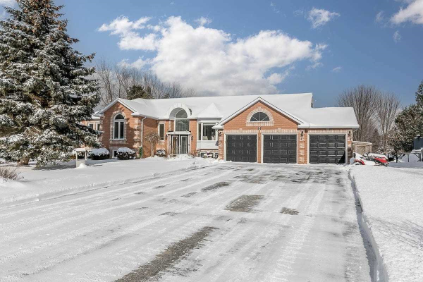 4 Dean Crt, Wasaga Beach