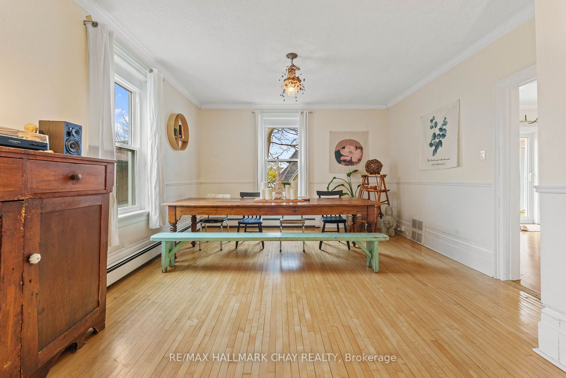 245 Dunlop St E