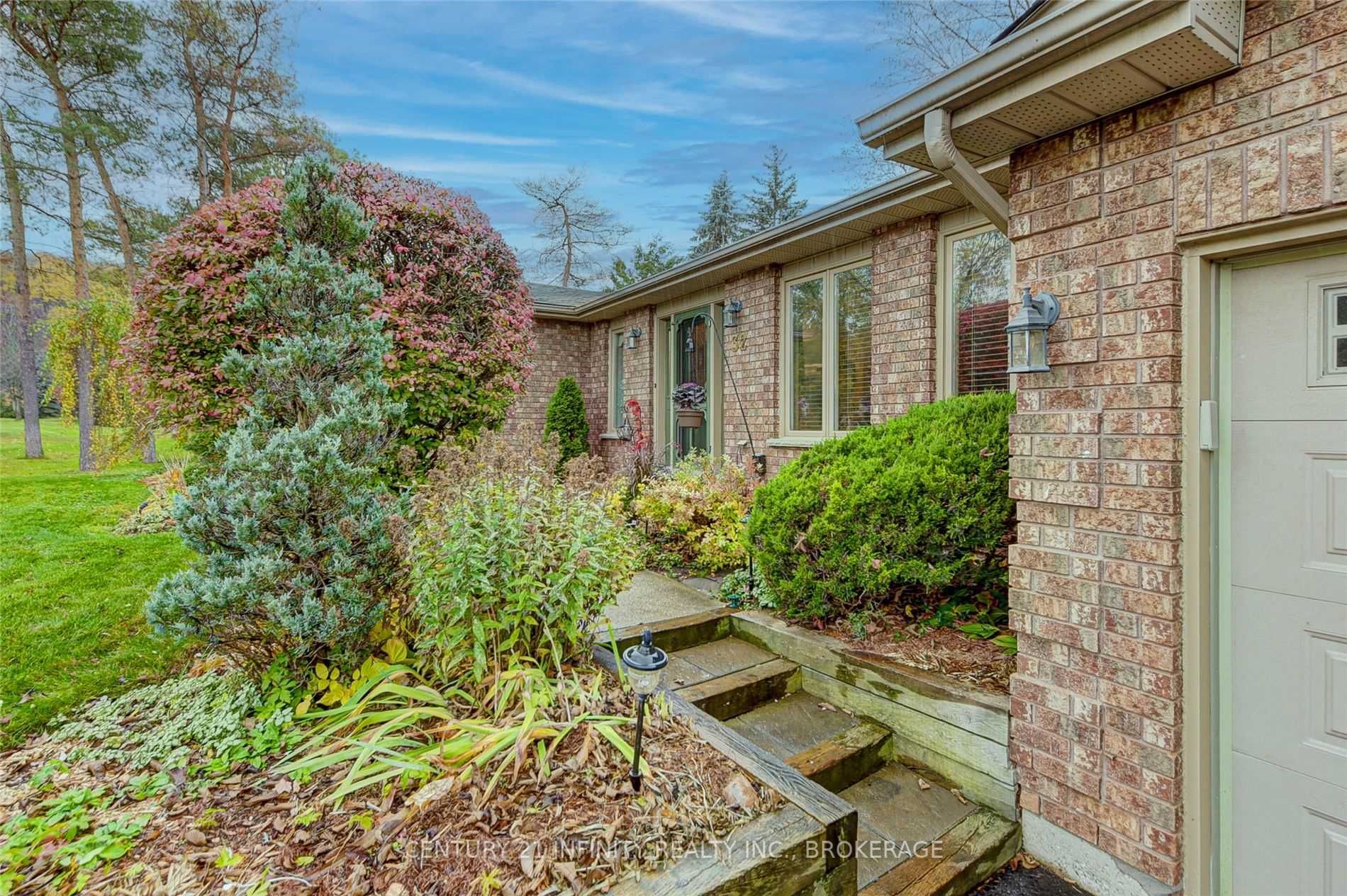 32 Priest Ave