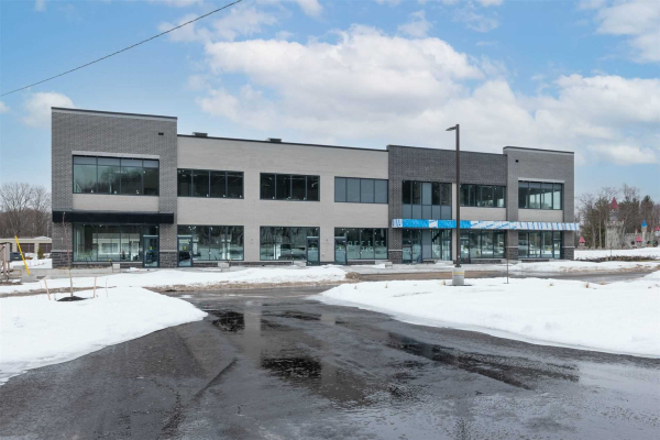 710 Balm Beach Rd E, Midland