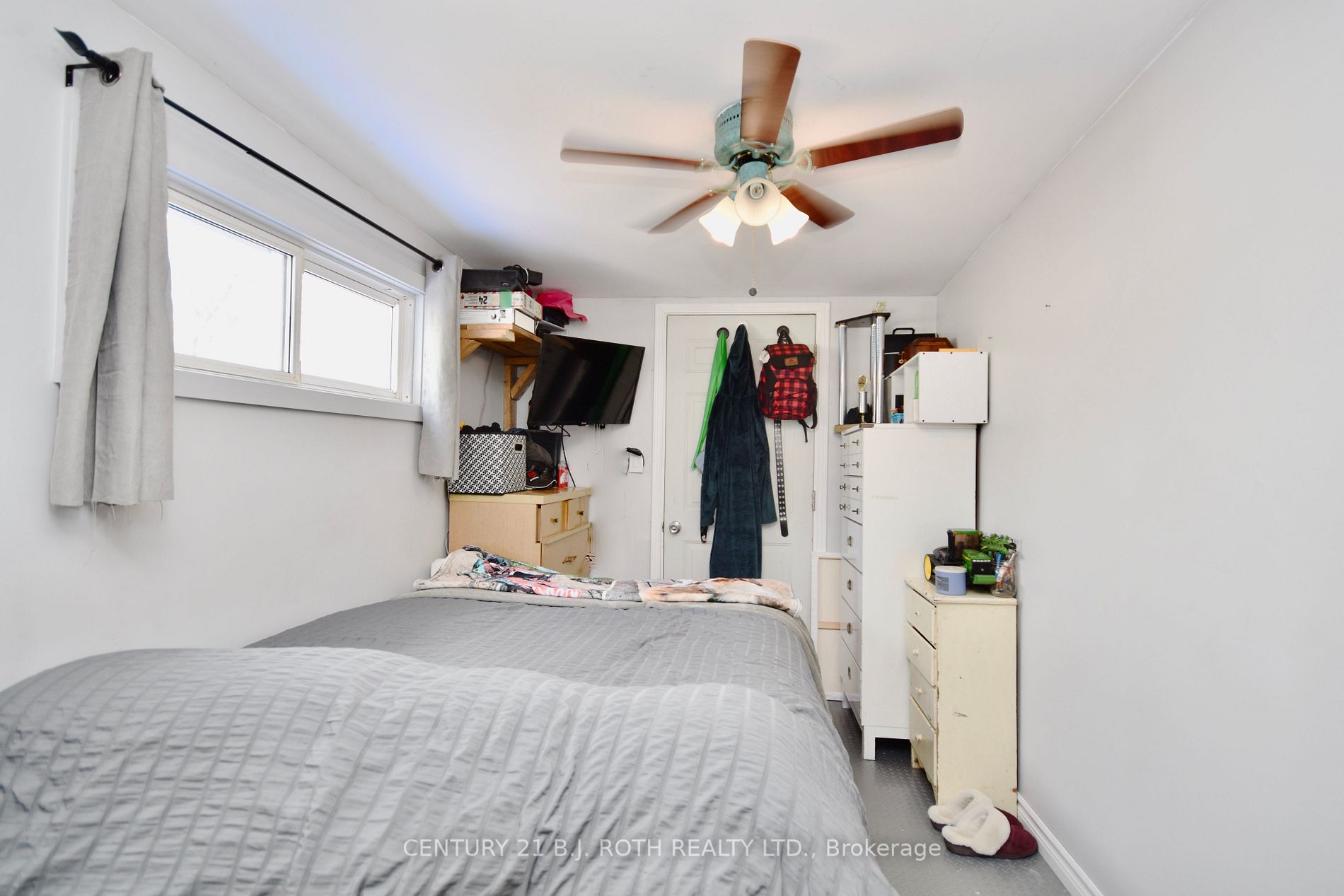 33 Rose Ave
