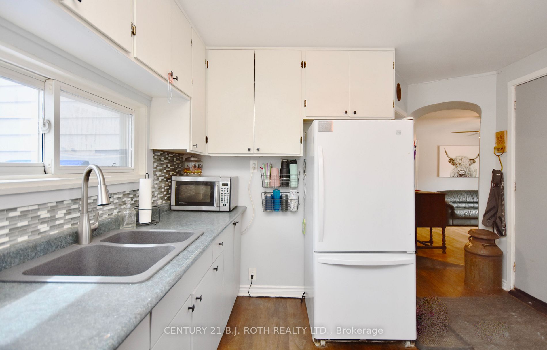 33 Rose Ave