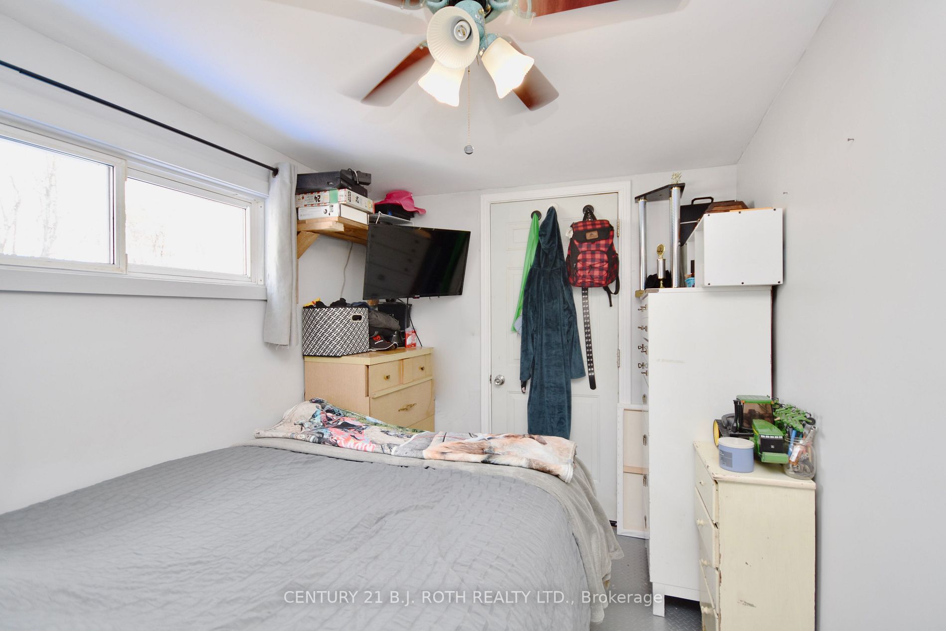 33 Rose Ave