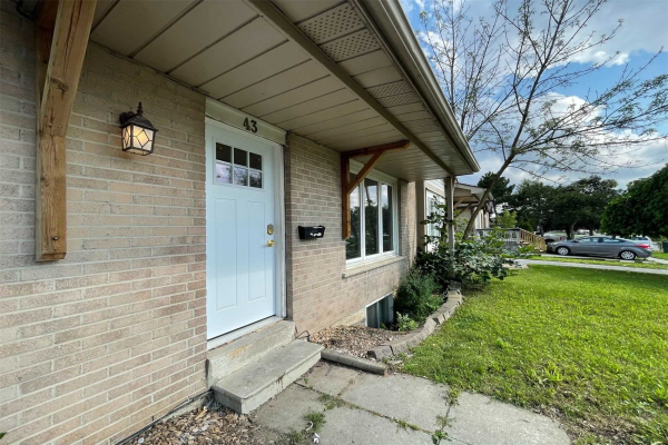 43 Sylvia St, Barrie