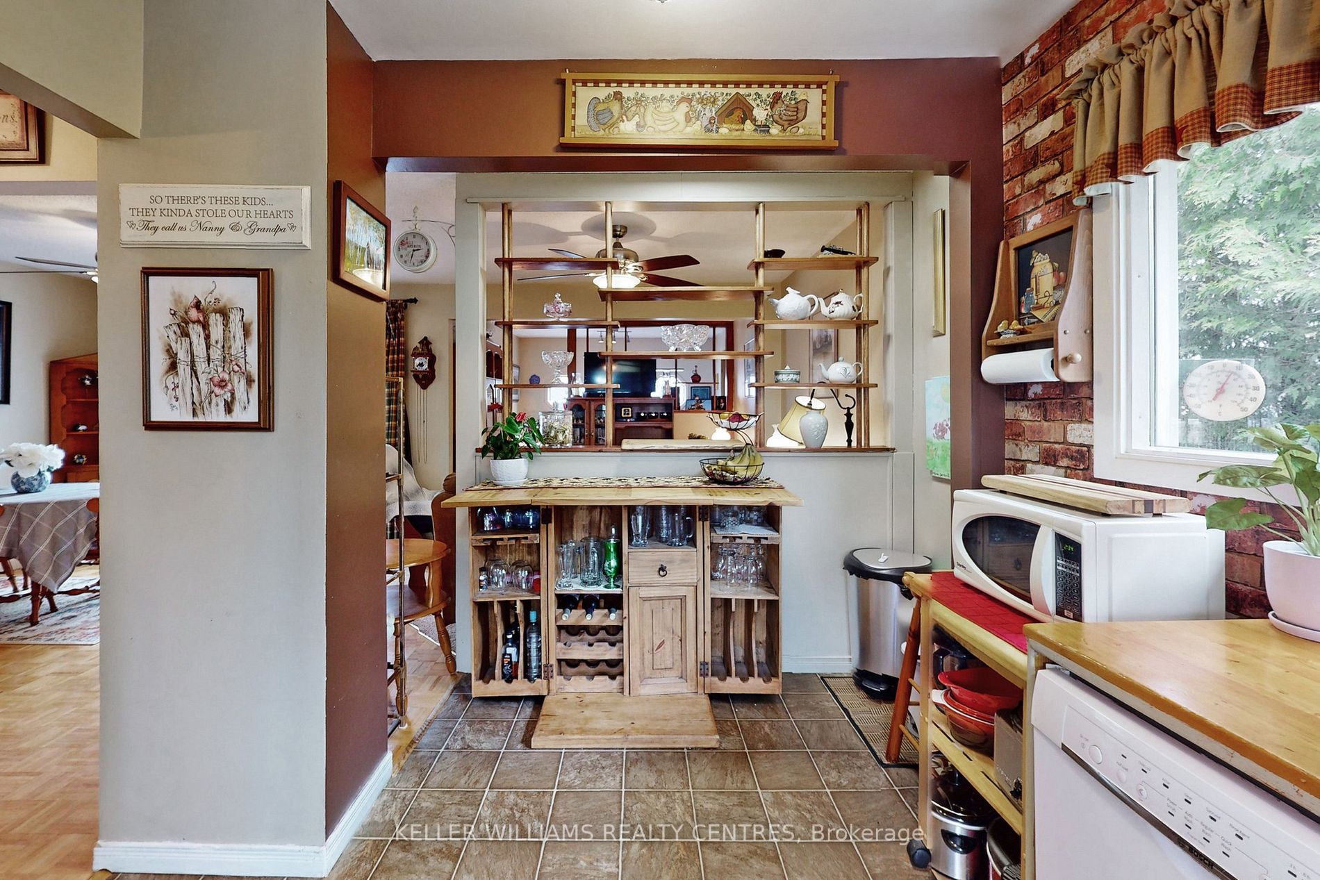 Listing S5941380 - Large Photo # 8