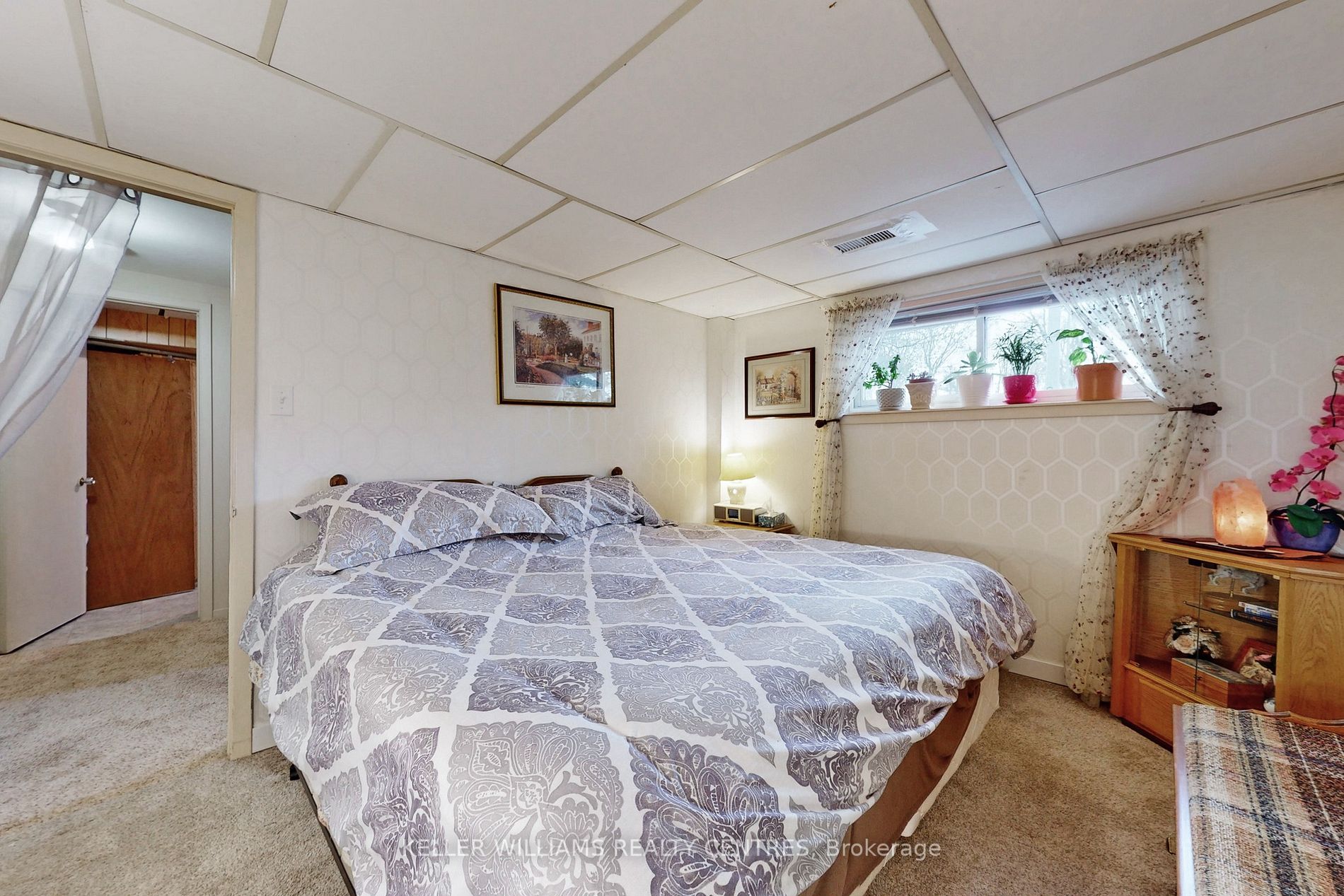 Listing S5941380 - Large Photo # 19