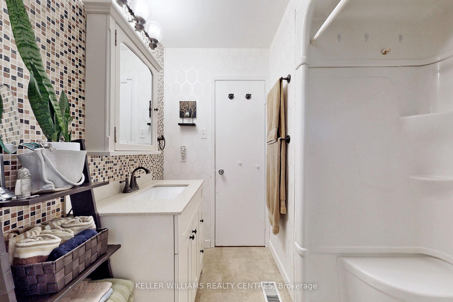 Listing S5941380 - Large Photo # 15