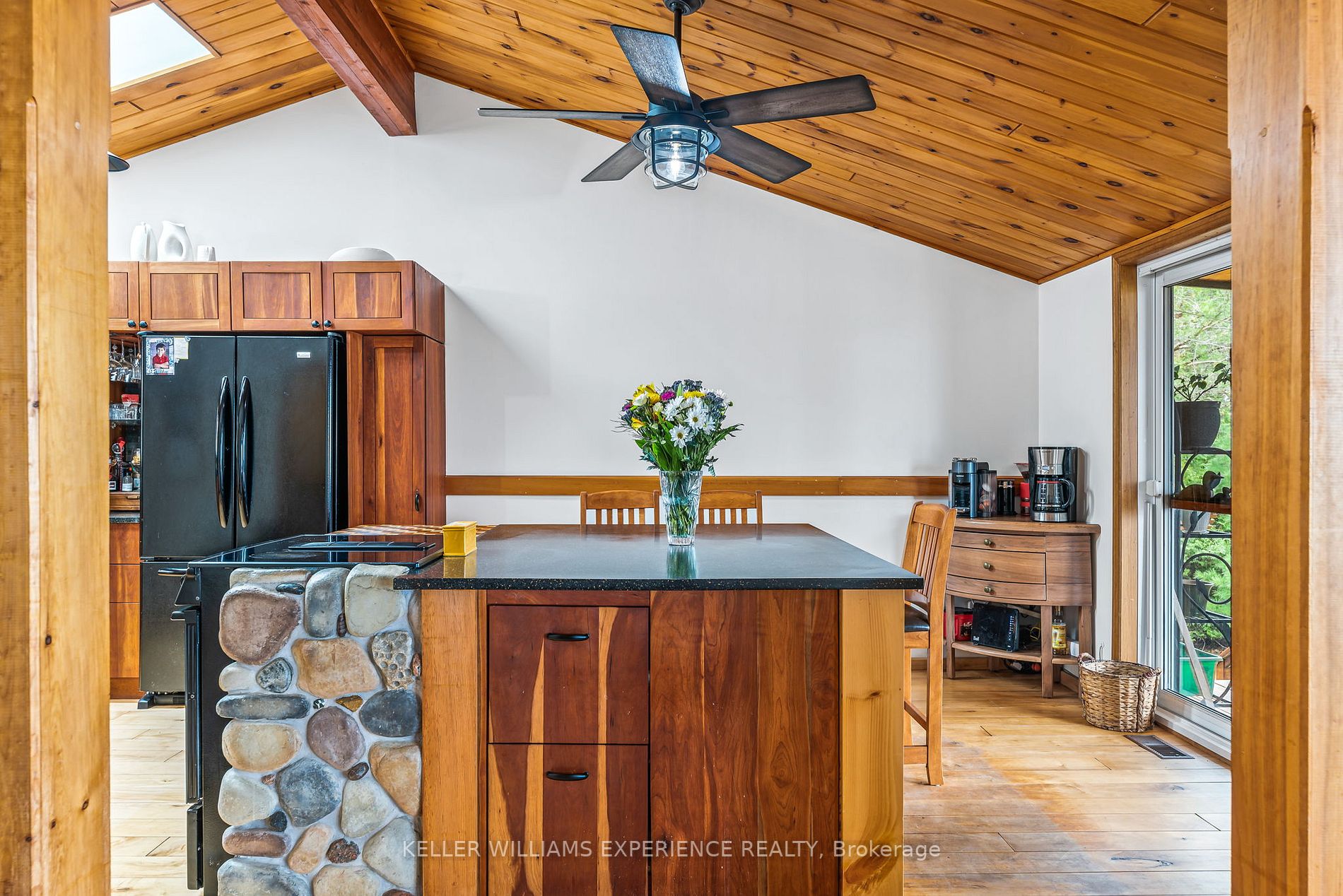 Listing S5941816 - Large Photo # 27