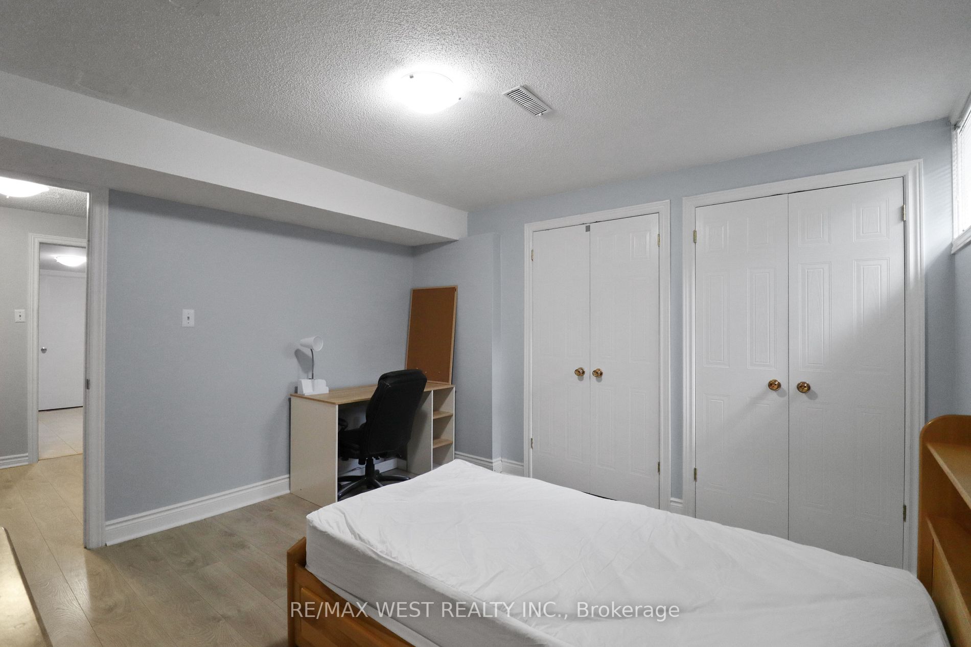 Listing S5943860 - Large Photo # 20