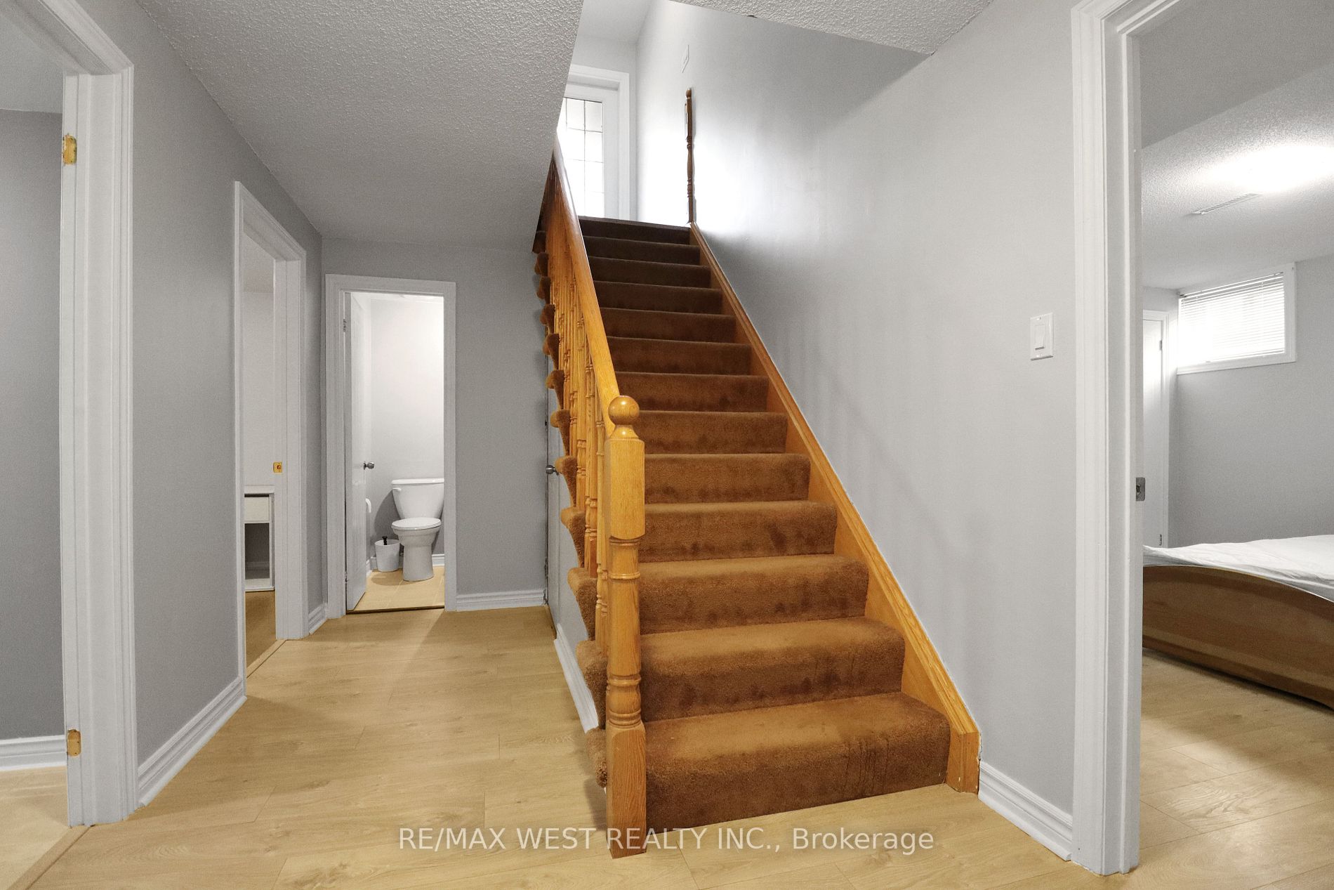 Listing S5943860 - Large Photo # 4