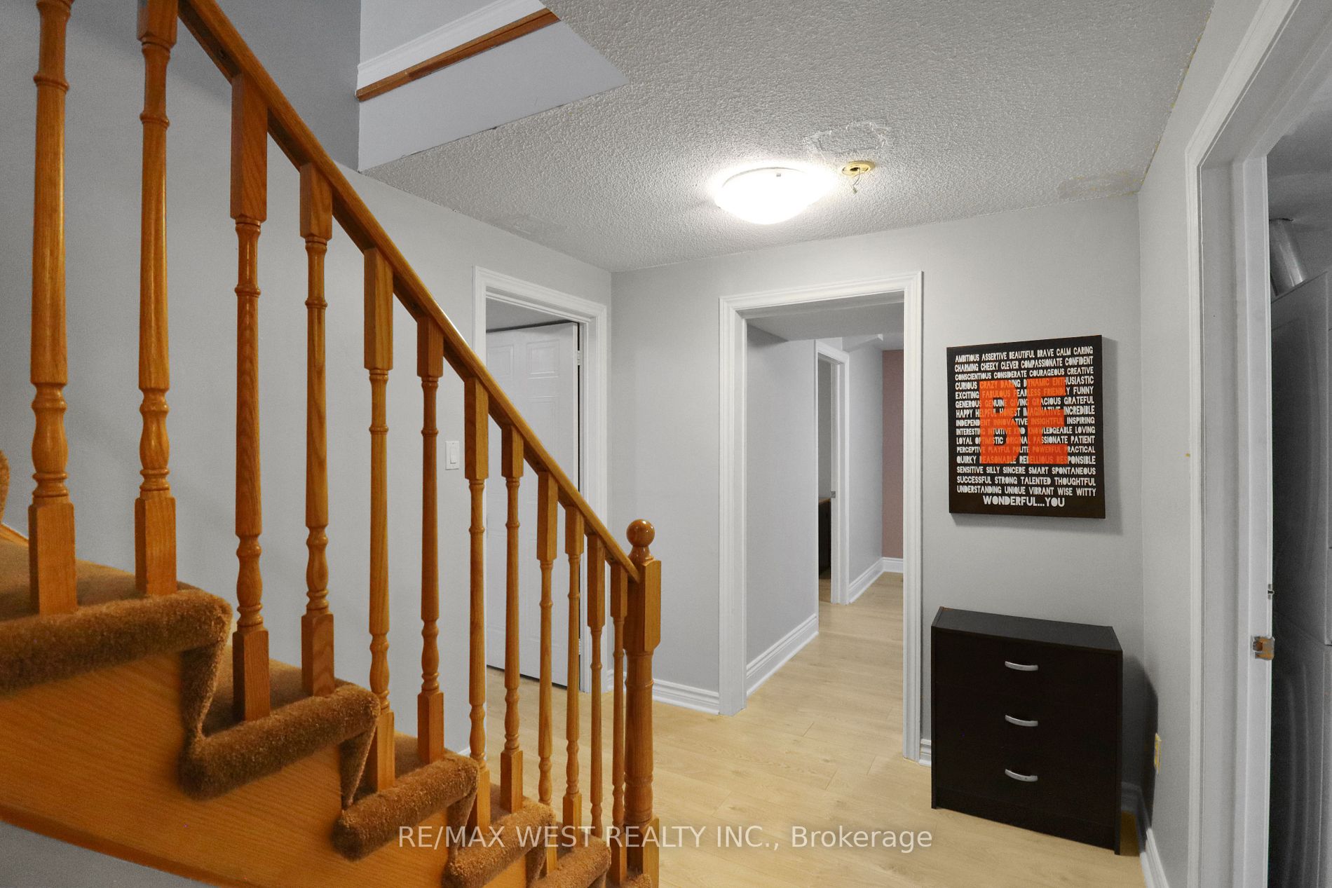 Listing S5943860 - Large Photo # 3