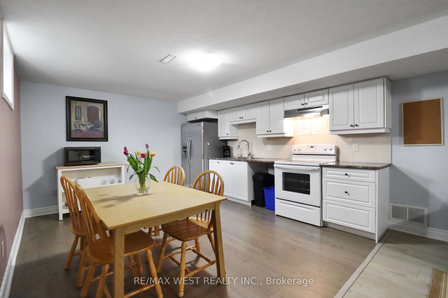 Listing S5943860 - Large Photo # 10
