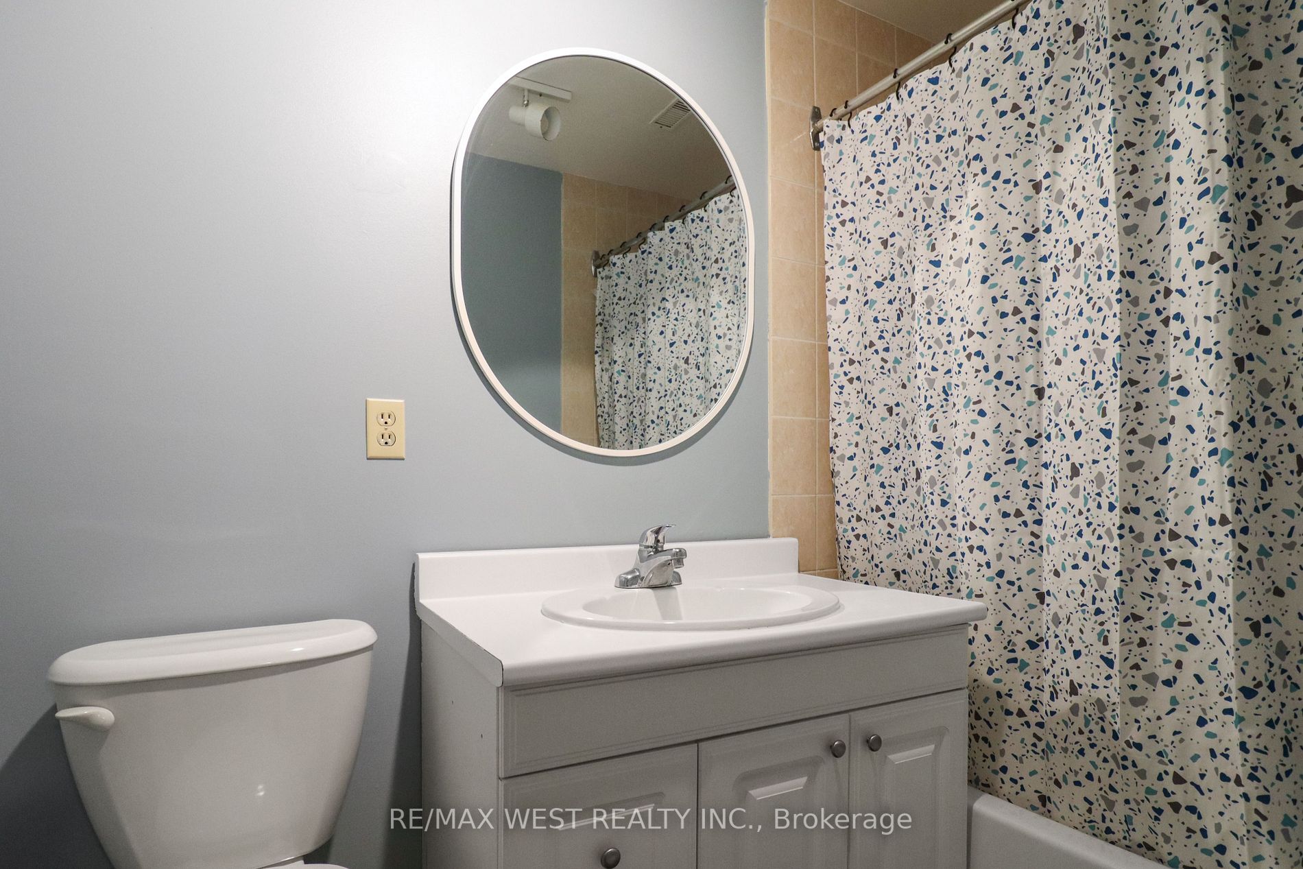 Listing S5943860 - Large Photo # 30