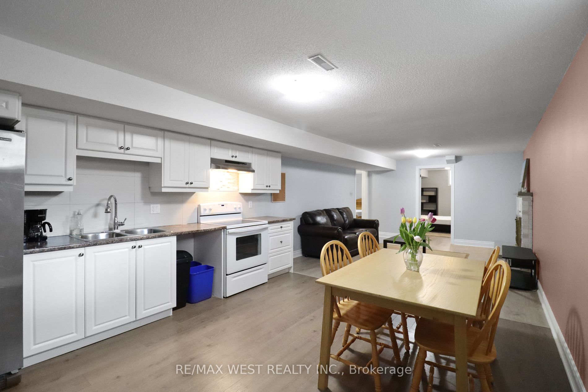 Listing S5943860 - Large Photo # 12