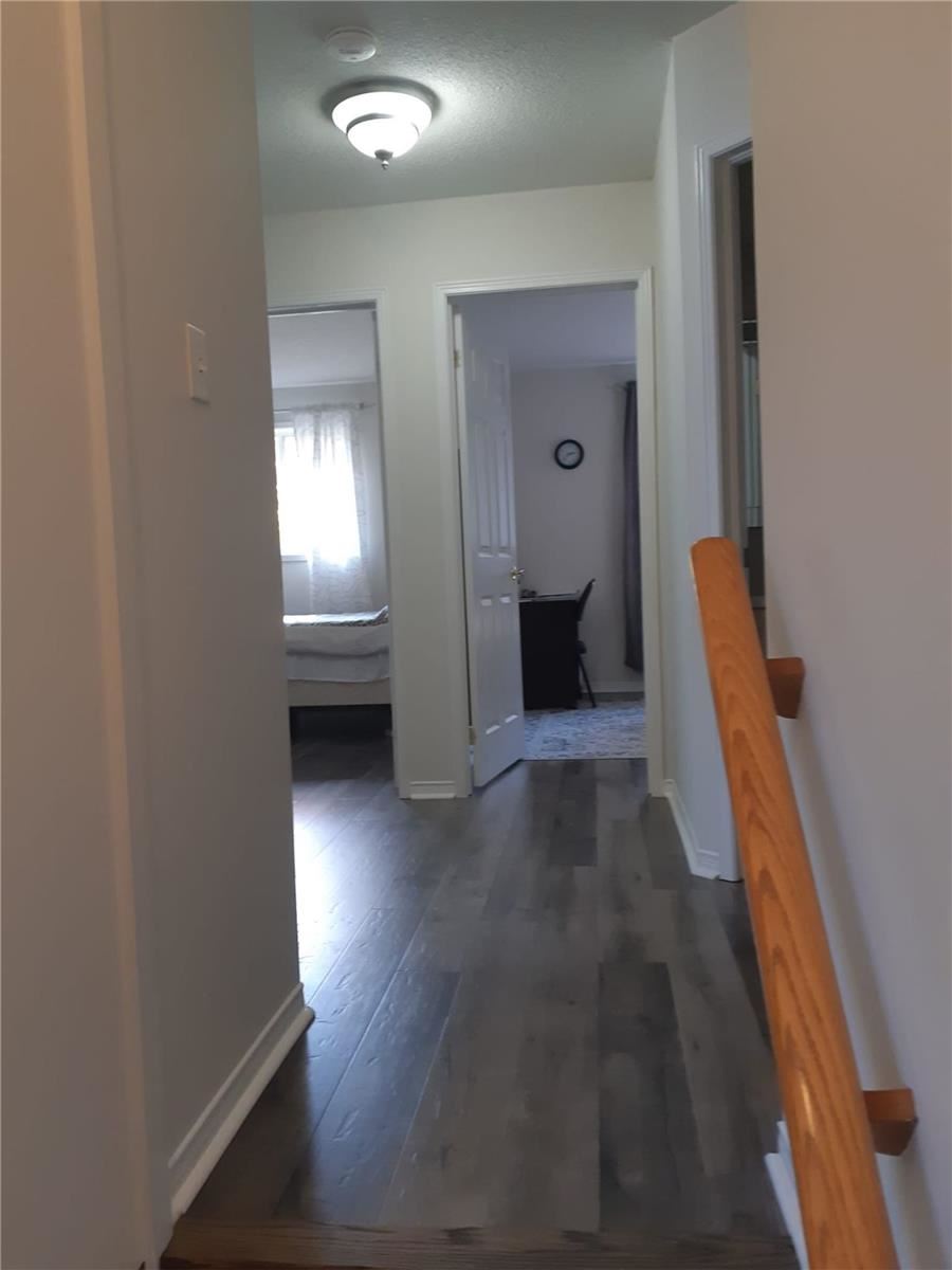 96 Sandringham Dr