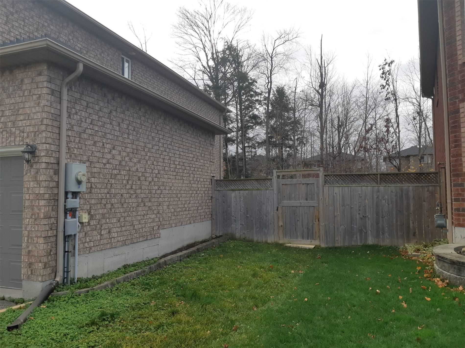 96 Sandringham Dr