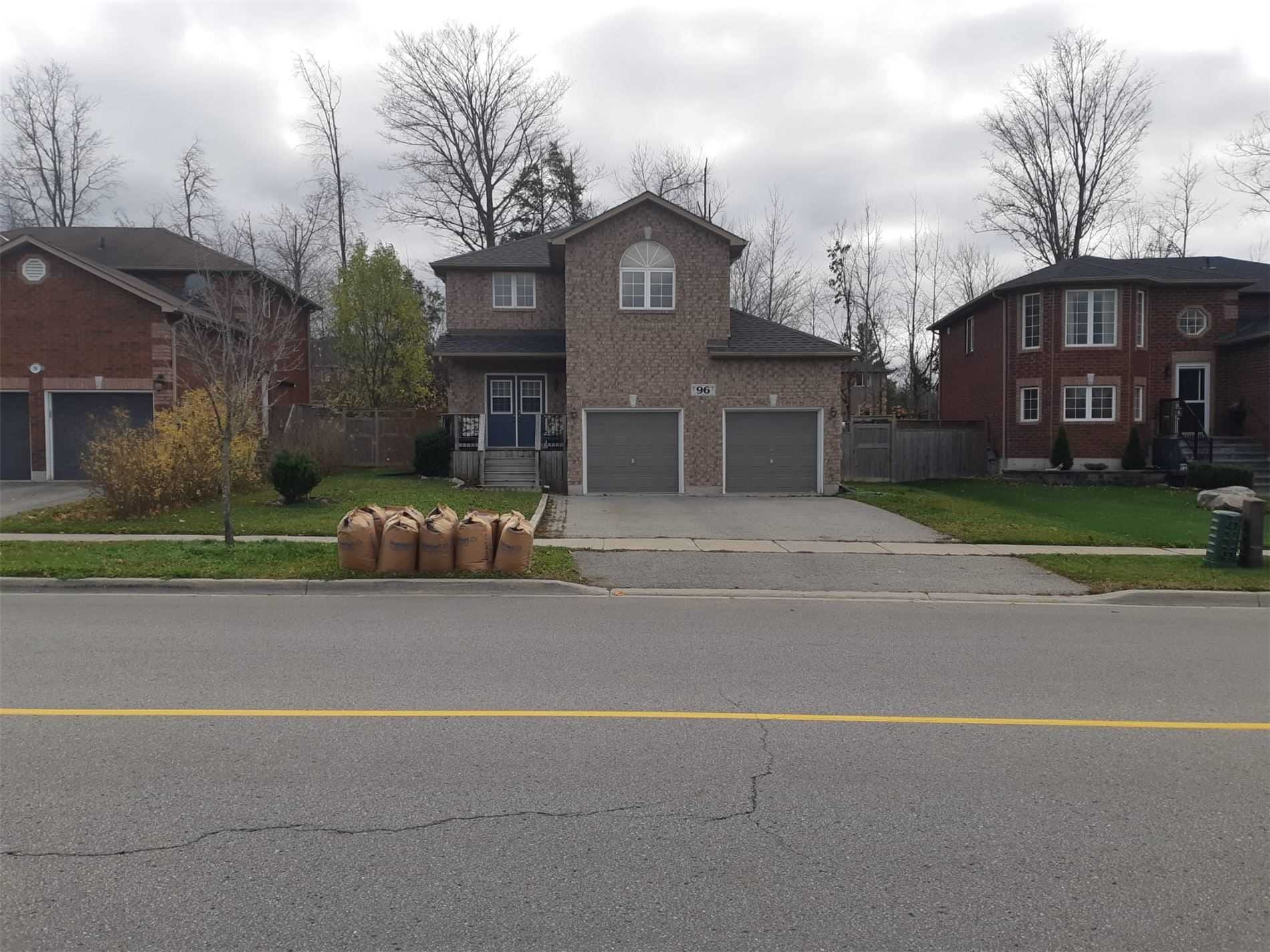 96 Sandringham Dr