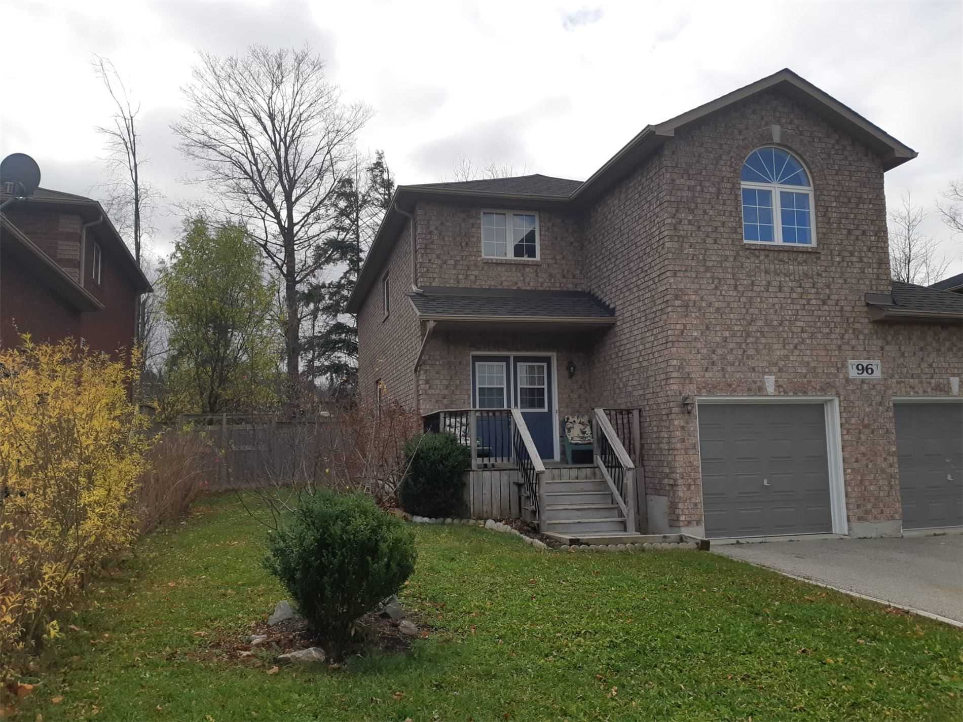 96 Sandringham Dr