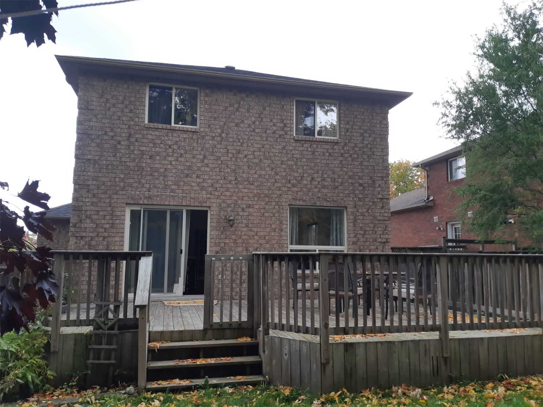 96 Sandringham Dr