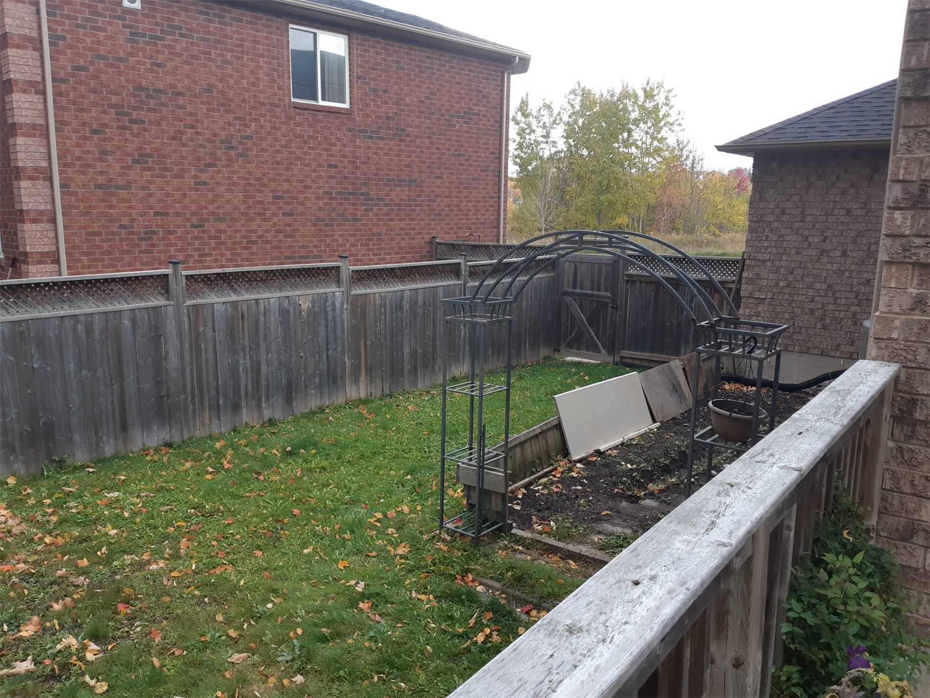 96 Sandringham Dr