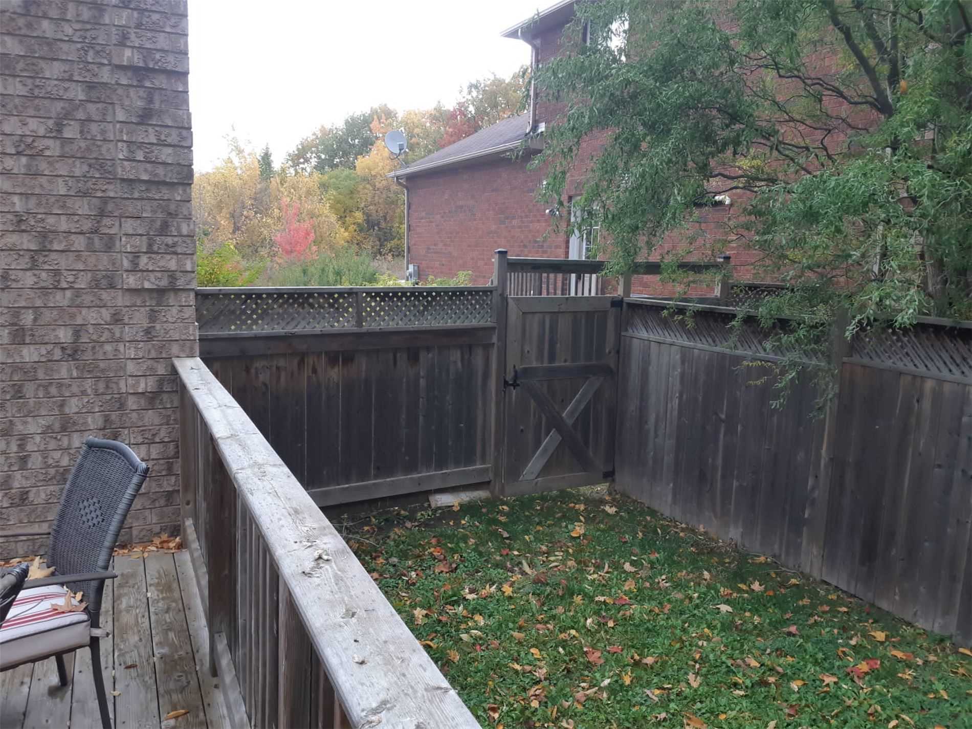 96 Sandringham Dr