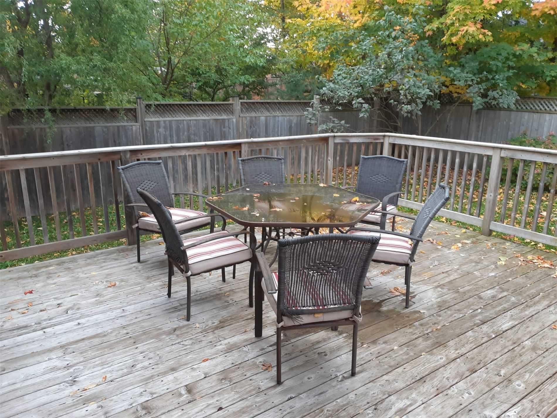 96 Sandringham Dr