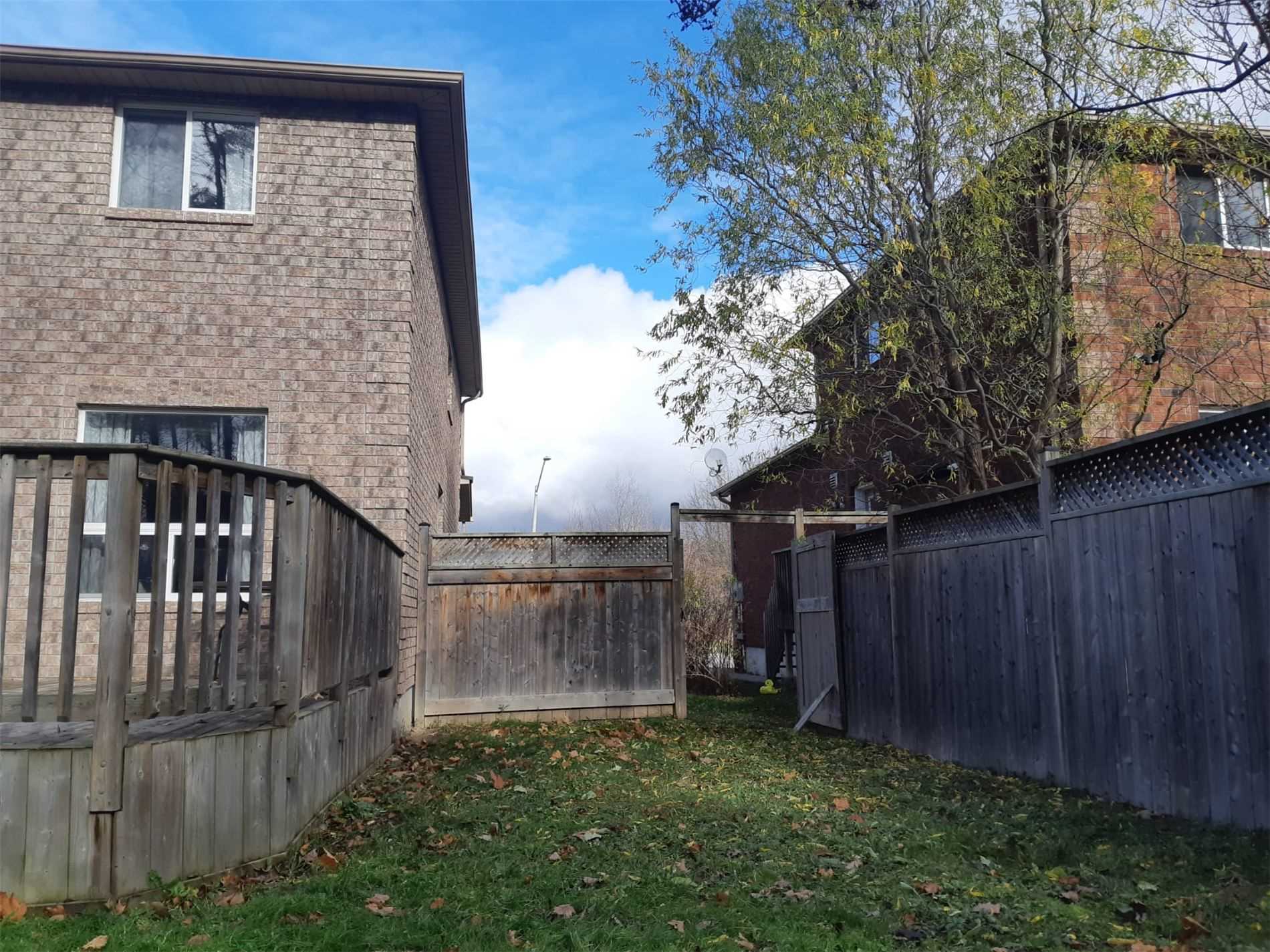 96 Sandringham Dr
