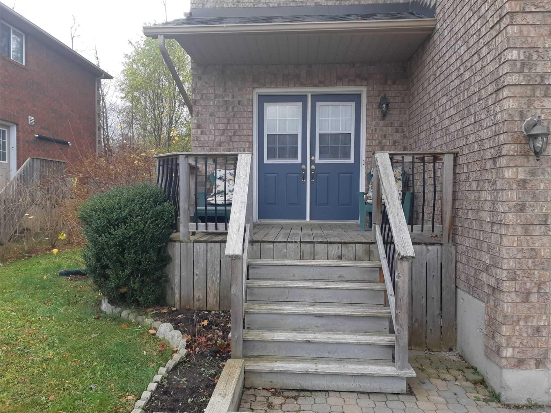 96 Sandringham Dr