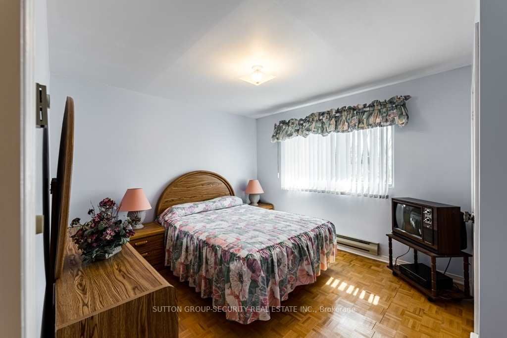 Listing S5947232 - Large Photo # 18