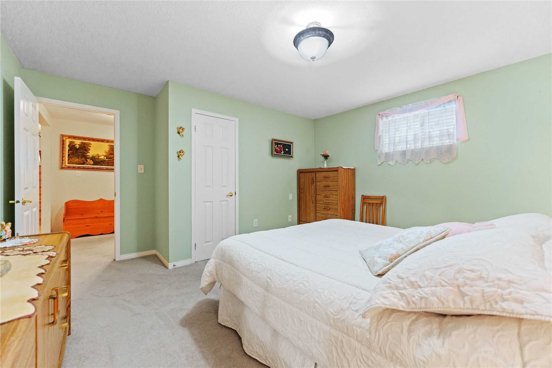 Listing S5947409 - Large Photo # 19