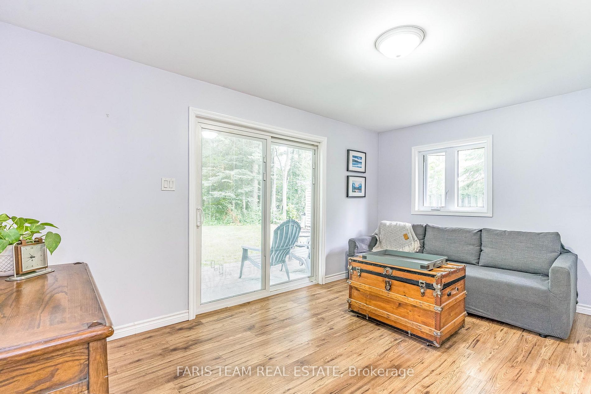 10 Oak St