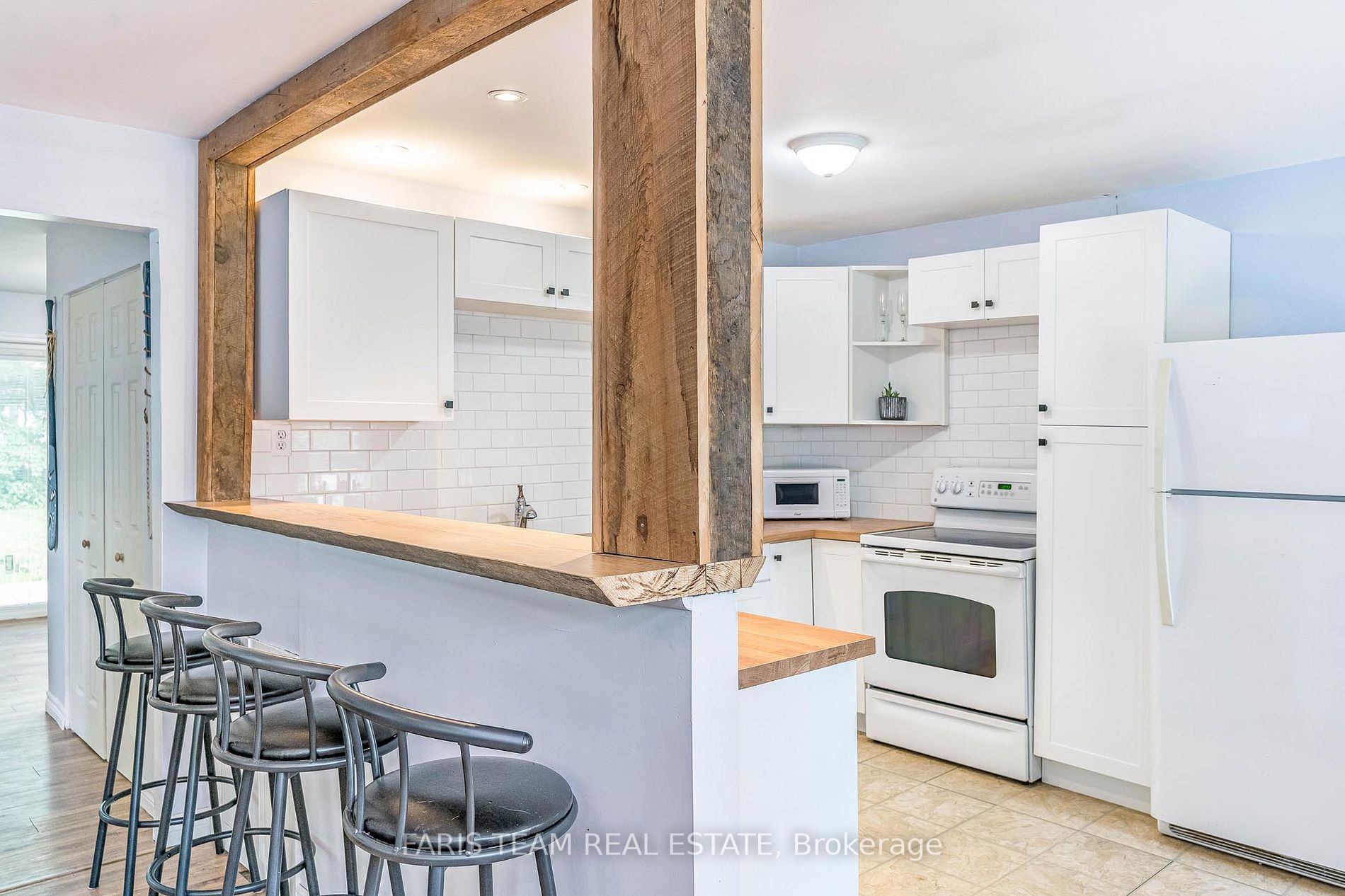 10 Oak St