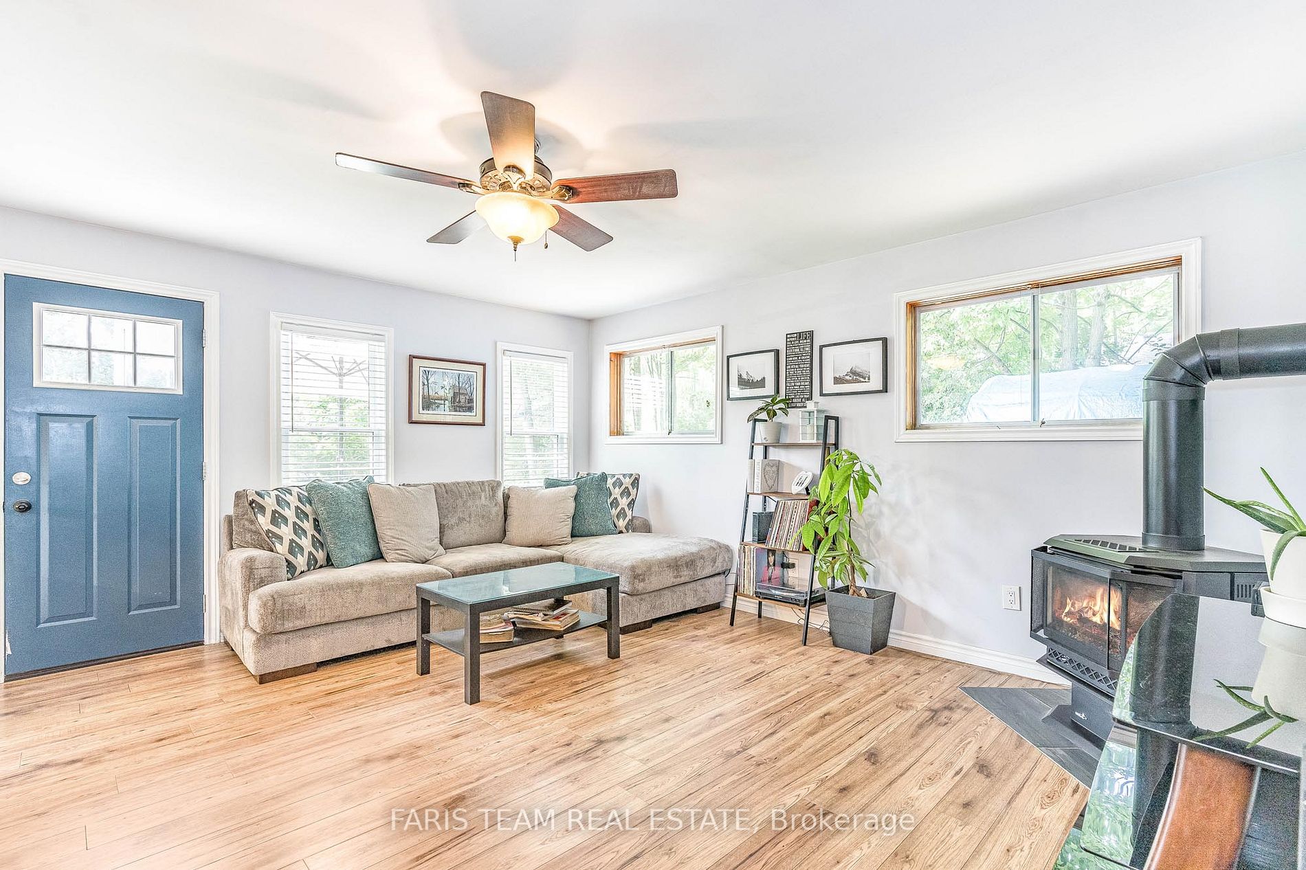10 Oak St