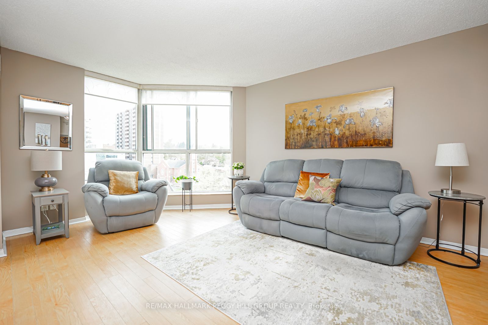 140 Dunlop St E, #901