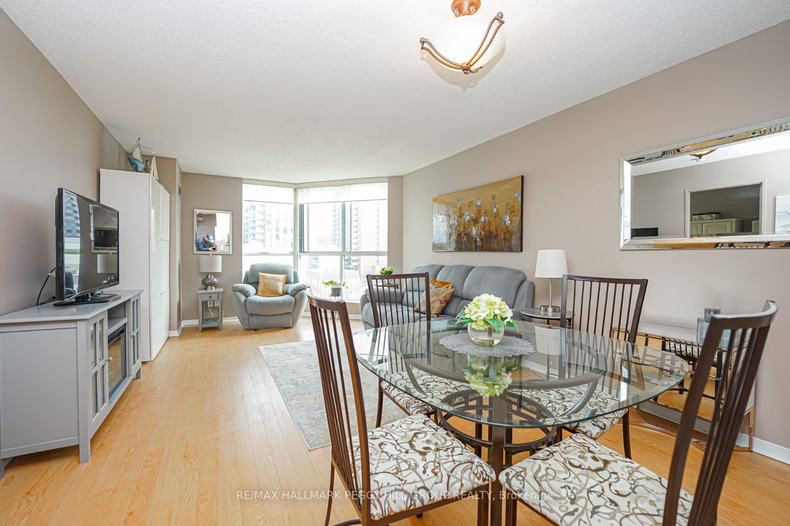 140 Dunlop St E, #901