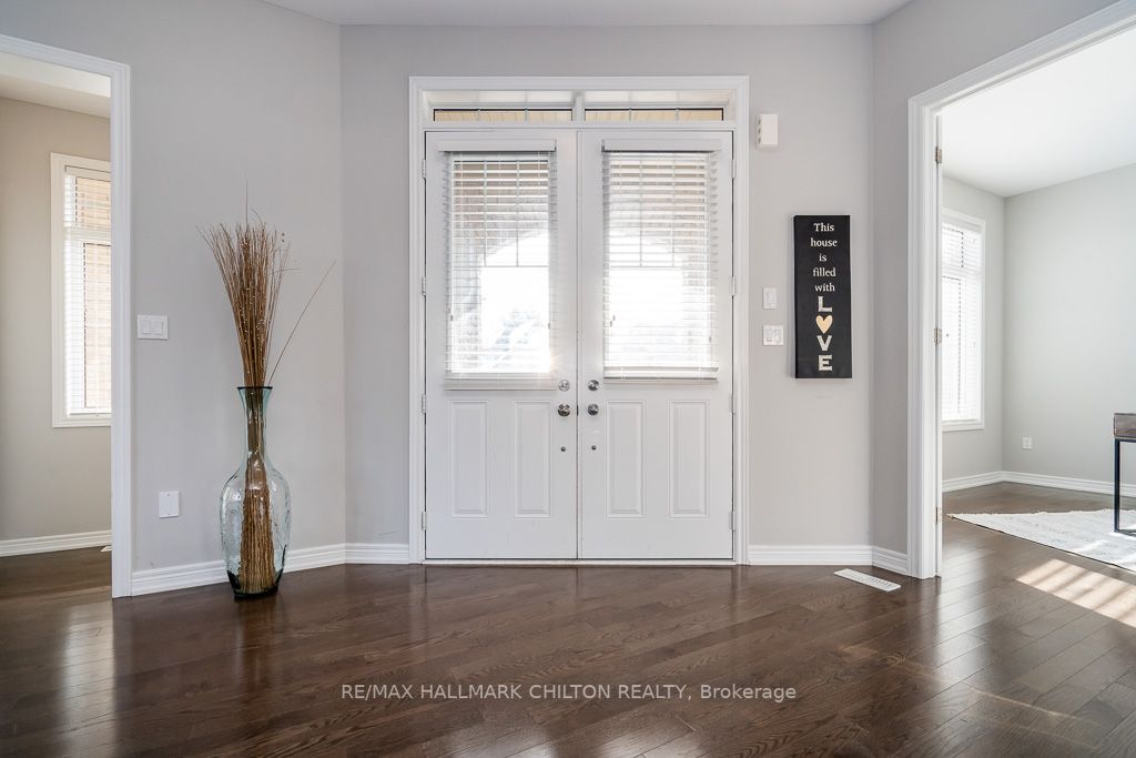 56 Redmond Cres