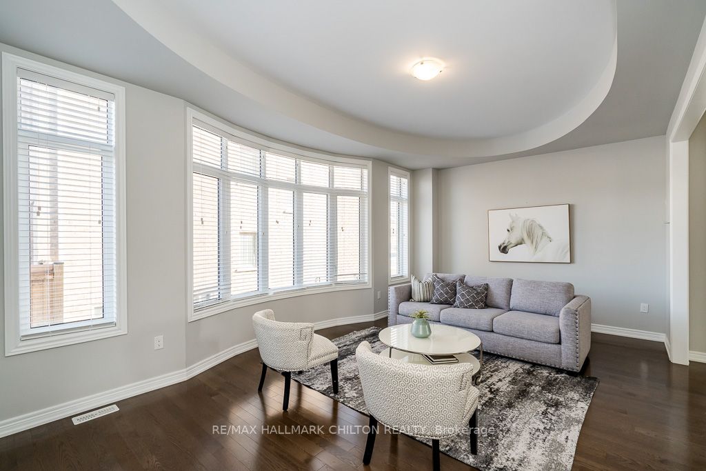 56 Redmond Cres