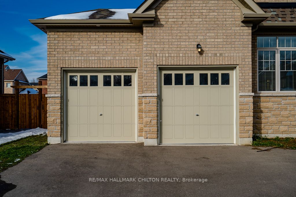 56 Redmond Cres