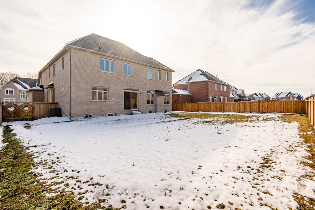 56 Redmond Cres