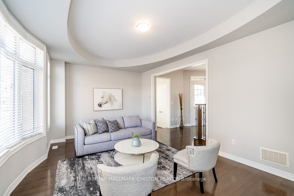 56 Redmond Cres