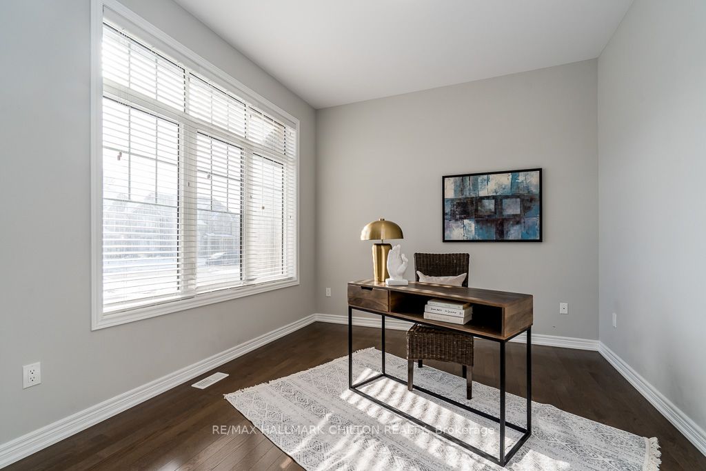 56 Redmond Cres